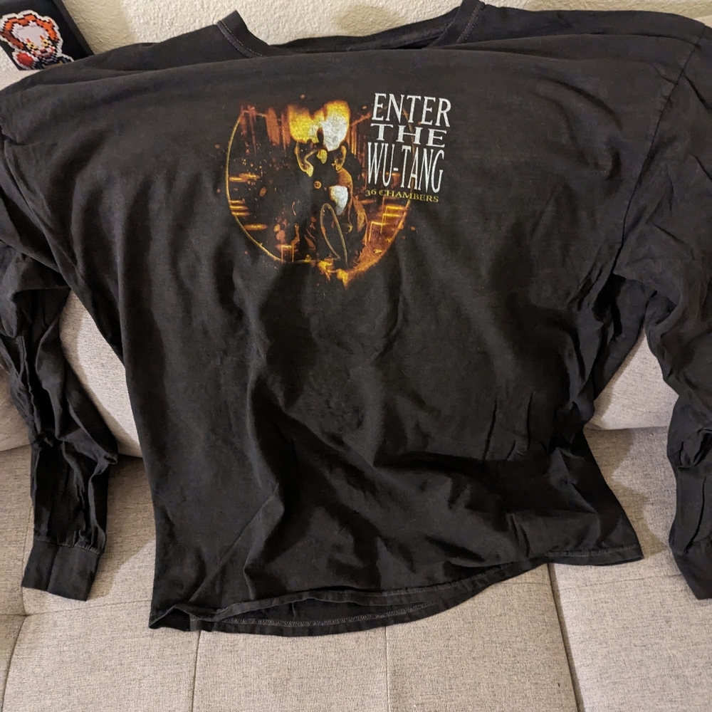 Enter the Wu-Tang long sleeve Xl